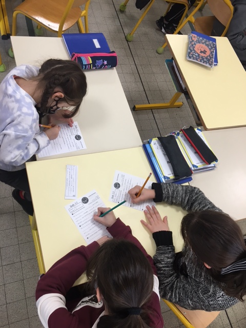 Merci pour vos réponses; aujourd'hui on travaille sur la twictée de groupe!