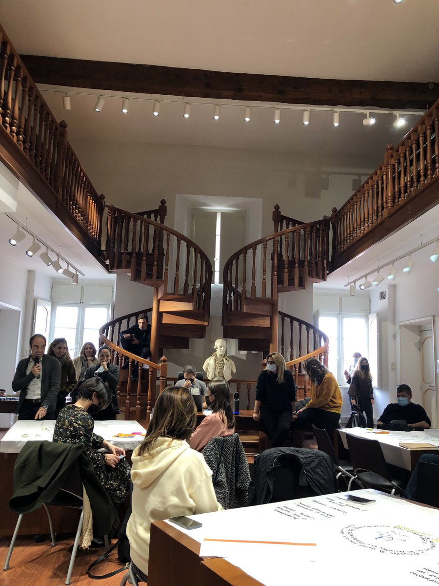 numerique_corse's tweet photo. Briefing by @OrsoniF avant les ateliers de l’après-midi ! #chaireMIT https://t.co/z9EDBUtK7z