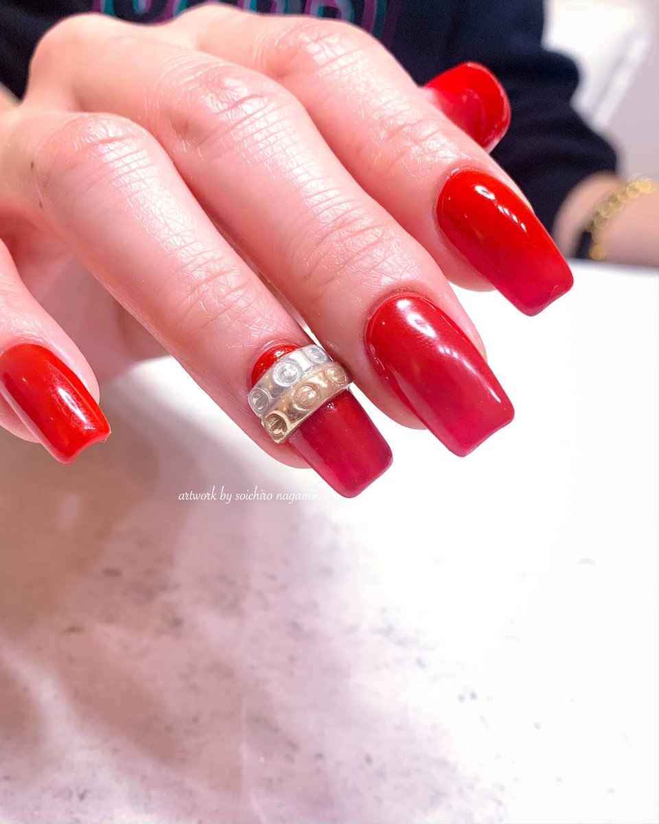 nsnailxx's tweet image. お客様ネイル
カルティエのラブリングの重ね付け💍
あゆとお揃いのリングをネイルに再現…最高すぎます💅
#ジュエリーネイル
#jewelrynail
#lovering
#ラブリングネイル
#恵比寿ネイルサロン