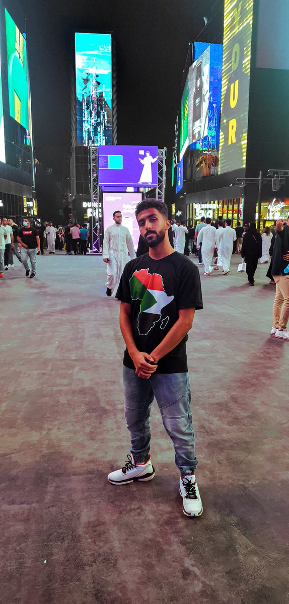 khallid_ii's tweet photo. Instagram saw it first..
موسم السودان 🎡🌃 https://t.co/sRkWEBLwEH