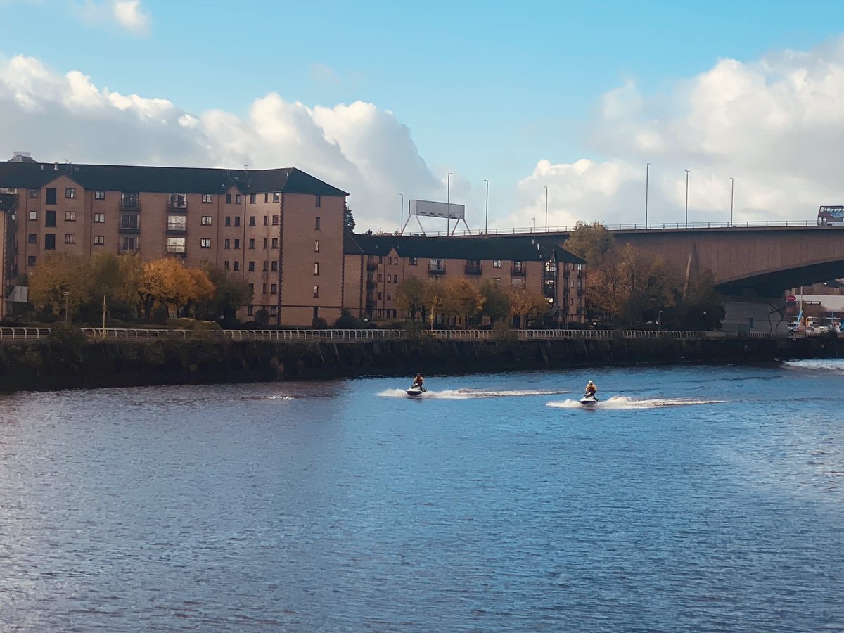 Brick_Cop's tweet photo. Another beautiful day in #Glasgow!
Even better I managed to catch up with a good mate & fellow #Lego lover @CoastguardKP & his ‘Lego self’ from the #WeeGuys @CoastguardTeam! 💯 We’re back on shortly, and what a stunning day to be working! #MutualAid #COP26Glasgow #BrickCop26 🏴 https://t.co/zZxwMwmkoW