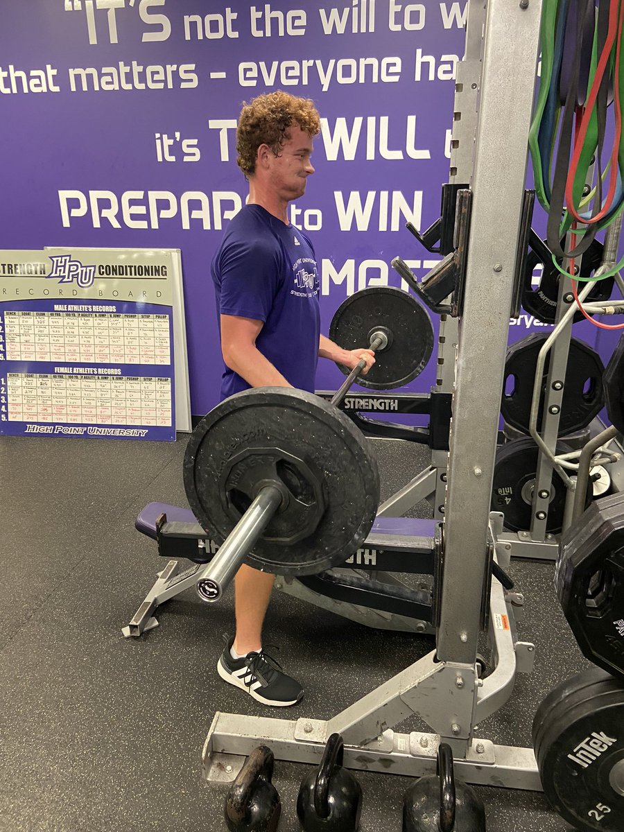 HPUmensgolf's tweet photo. Back to 🏋🏽‍♂️…trending 📈

#RollPoint 😈 | #GoHPU https://t.co/wh8YIyNATy