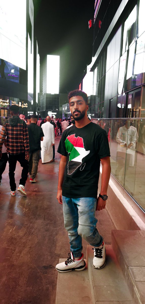 khallid_ii's tweet photo. Instagram saw it first..
موسم السودان 🎡🌃 https://t.co/sRkWEBLwEH