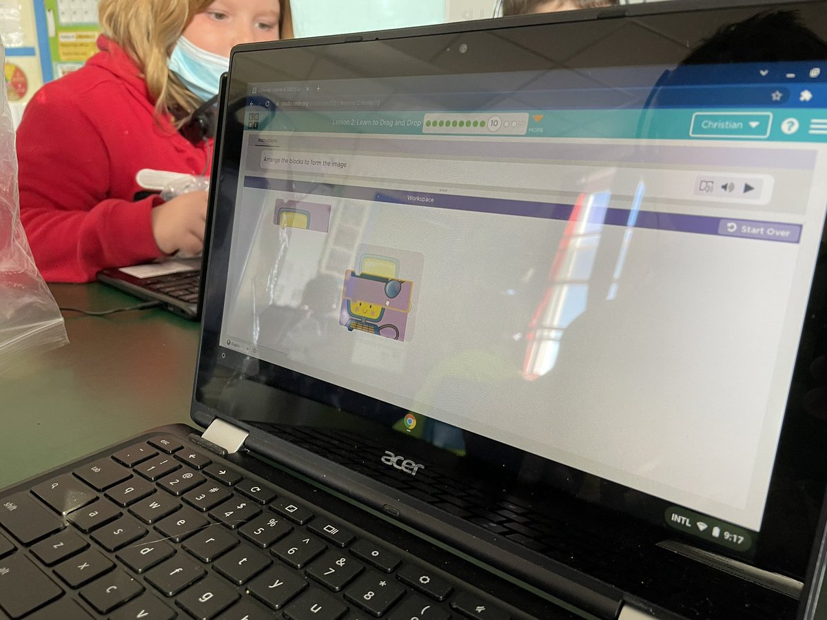 At <a href="/port_maitland/">PortMaitland</a> today doing some coding! Great skills for future students! <a href="/MrJRaine/">Jeff Raine</a> @toddrwallace <a href="/TCRCE_NS/">Tri-County Regional Centre for Education</a> <a href="/margreek/">Mario</a> #WatchUsLearn
