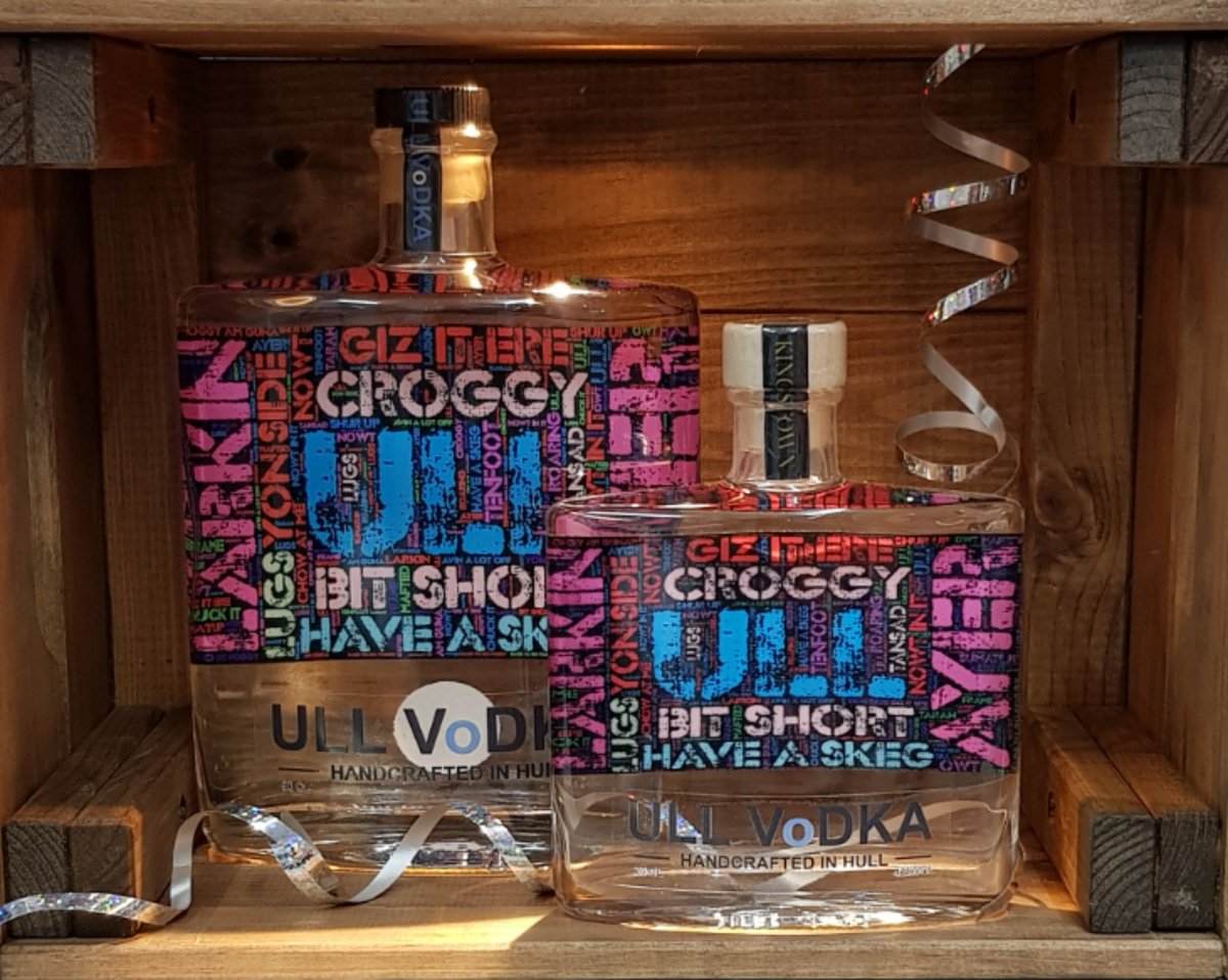 KingstownD's tweet photo. We now have two bottle sizes available in our Mixed Berry "Ull Vodka " at https://t.co/GRYDGwjC6P 
.
👑👑👑👑
🎁🎁🎁🎁
.
#Hull #Yorkshire #ullslang #hullbornandbred #madeinhull #vodka #hullvodka #mixedberry #vodkaandtonic #microdistillery #smallbatchvodka #distiller 
#copperstill https://t.co/XmPNlv4Wji