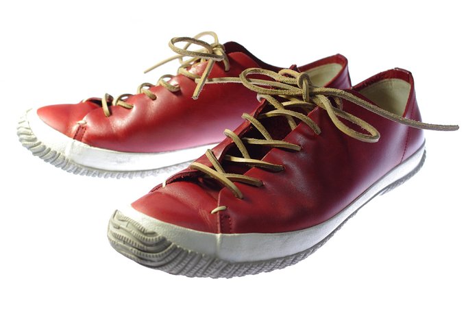 #いい靴の日 
レザー切りっ放しでシューレースホールすら本当に穴をあけただけと言うこのシンプルな作りが気に入ってる。 