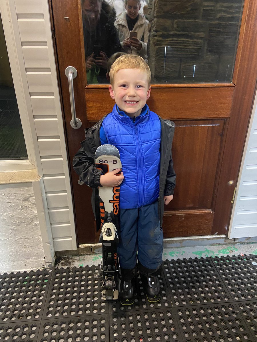Dannywood1's tweet photo. My big lad loved his first skiing lesson last night! He’s a natural. Can’t wait to take him away for his first skiing holiday! Super proud! 💙⛷ @kerriew84 https://t.co/aNeou8xhPu