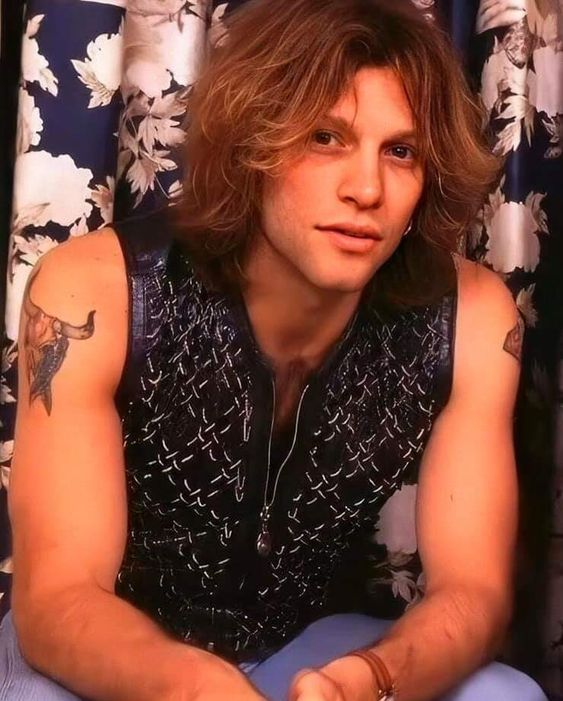 lena836's tweet photo. Good morning an happy Wednesday Jovi friends ❤️
#BonJovi #JonBonJovi https://t.co/3UK7IvgMyO