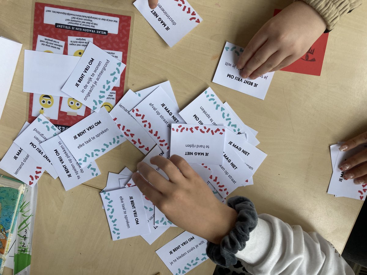 Groep 8 <a href="/Lucasvanleyden/">Lucasvanleyden</a> komt in actie met Move! De leerlingen doen samen met Leidse studenten mee aan een pilot met extra focus op democratie en rechtsstaat. Zo geven we invulling aan #burgerschapsonderwijs. We ontwikkelden dit project samen met Bureau Common Ground <a href="/brameidhof/">Bram Eidhof</a>.