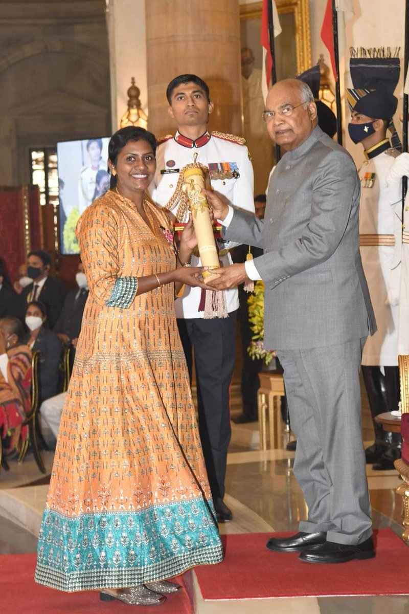EkBballIndia's tweet photo. Only the 2️⃣nd #IndiaBasketball player to be conferred #PadmaShri 🙌🏾🙌🏾

#StreeGotGame

Congrats again @anithapauldurai! 

📸 credit: Southern Railway Facebook Page https://t.co/pbNejRtMaF