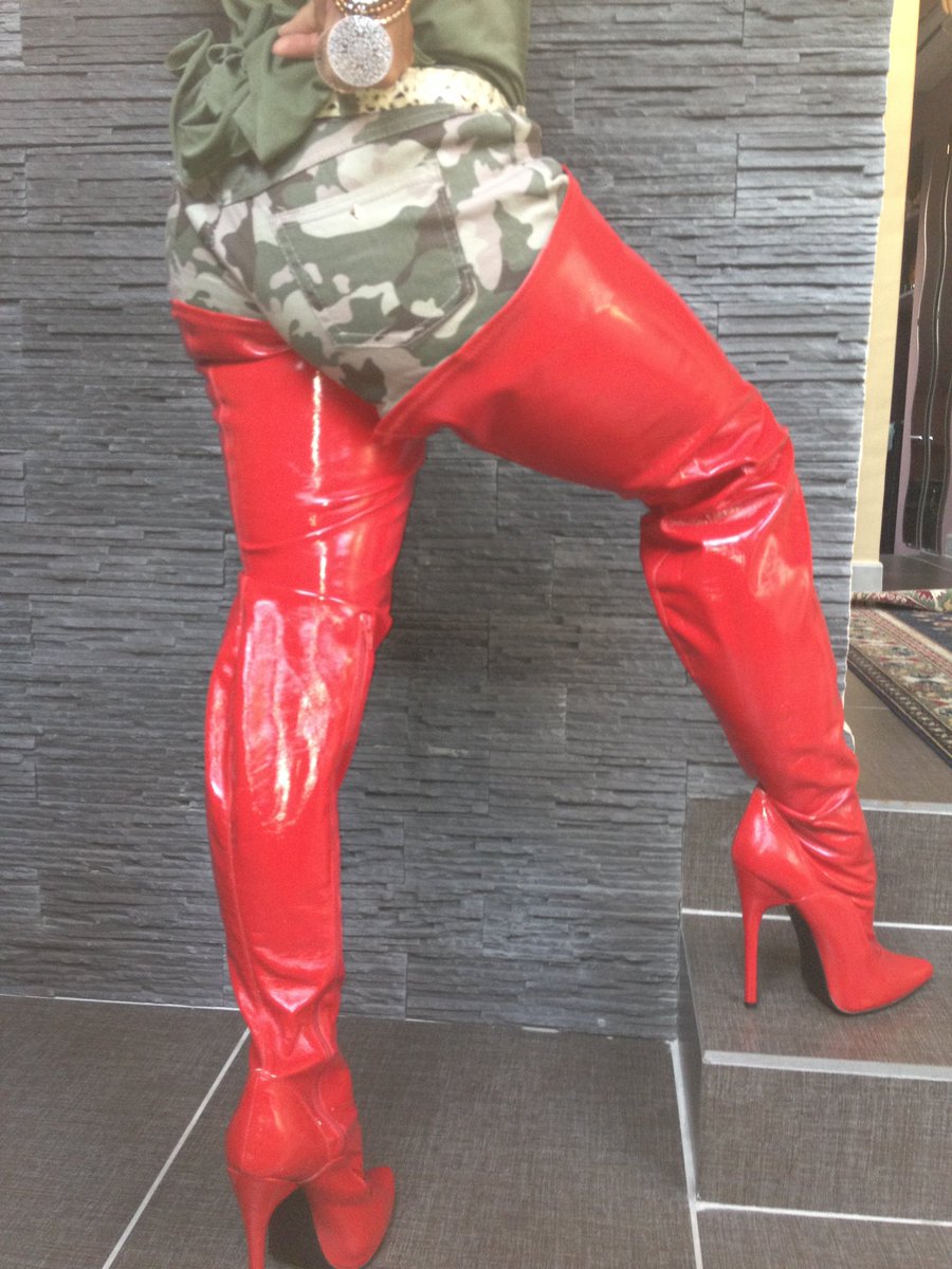 CrotchB's tweet photo. All the way up #boots #crotchboots #ThighHighs #BOOTLEG #BOOtober #bootsaddict https://t.co/LXhbKvJMdr