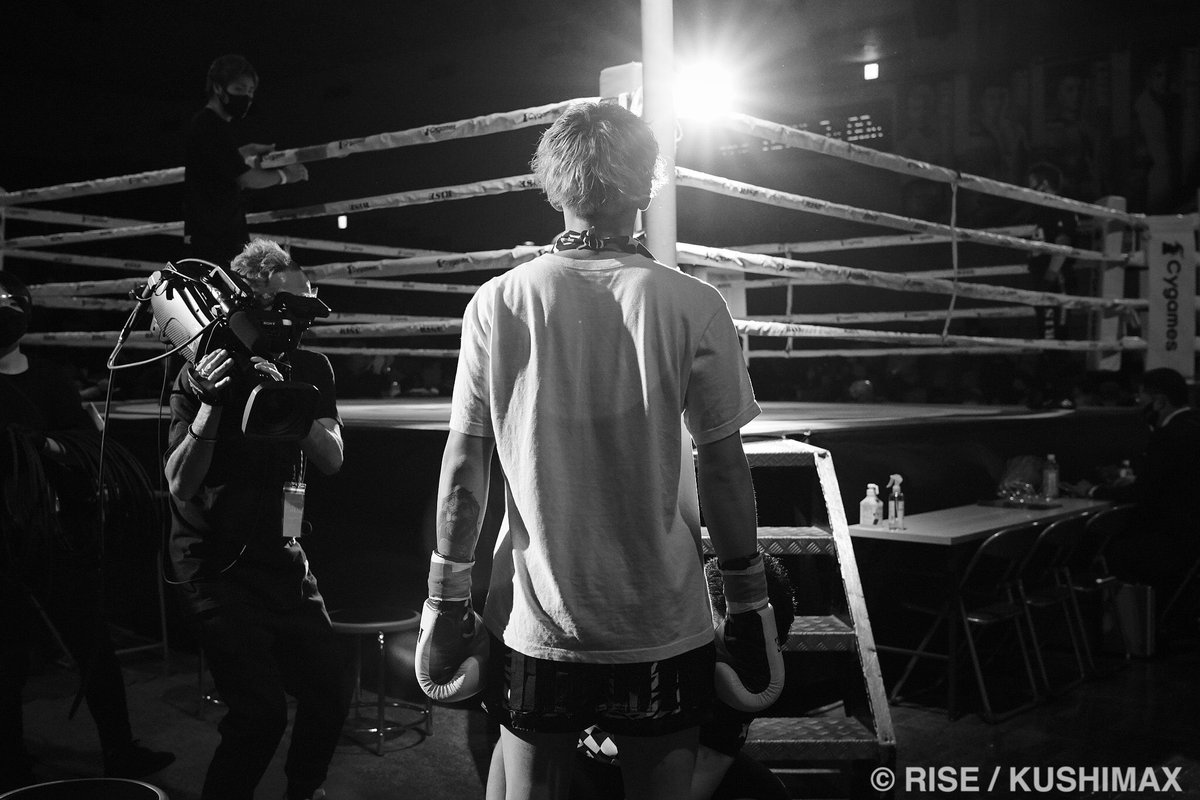 kushima_makoto's tweet photo. “RISE.152”
#大石健作 x #瑠夏 

#rise #rise152 #kickboxing #karate #boxing #mma #backstage #blackandwhite https://t.co/LtTd81SWmF