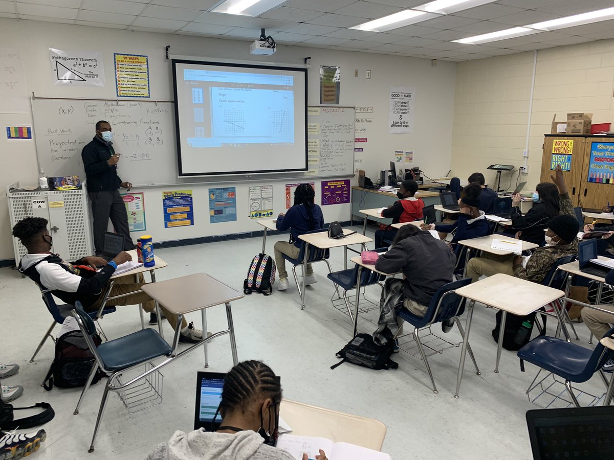 EduLdrRBJr's tweet photo. @WCMS_Official teacher & scholars bringing the heat ๐ฅ during math this AM. #essentialcontent #demostrationoflearning @mrsesteycrouch @SharondaMurrell https://t.co/hQhJfVtJJc