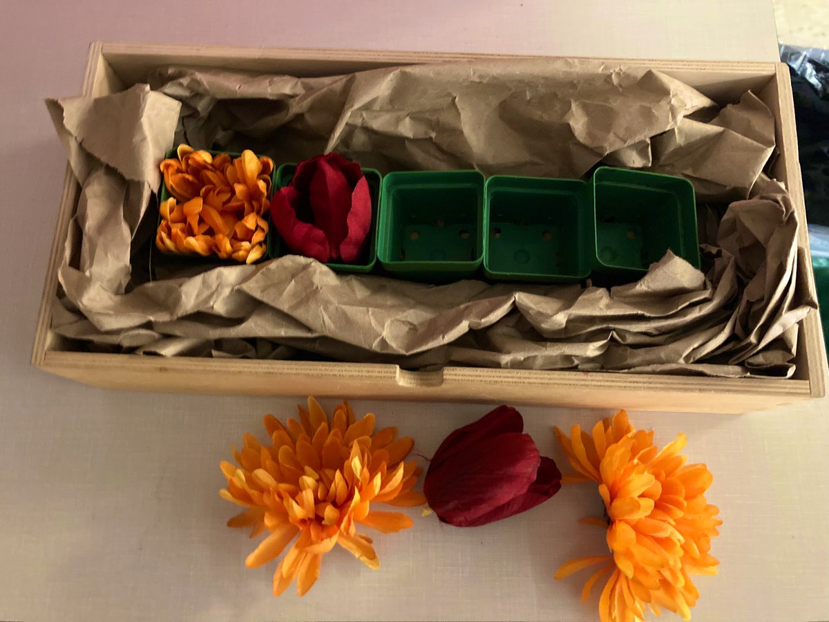 F_Garofalo1's tweet photo. ๐ด๐ ๐ก๐ข๐ต๐ฃ
๐๐ฝ5๏ธโฃ๐ช๐บ๐ ๐ก
#5Frames #Sorting #LetterRecognition #Phonics #Invitations #Provocations #MathIsEverywhere #LearningThroughPlay #RemembranceDay #IndigenousVeteransDay #LooseParts #KinderTalk #tcdsbEY @TCDSB @HolyFamilyTCDSB https://t.co/UMFxE2EH9f