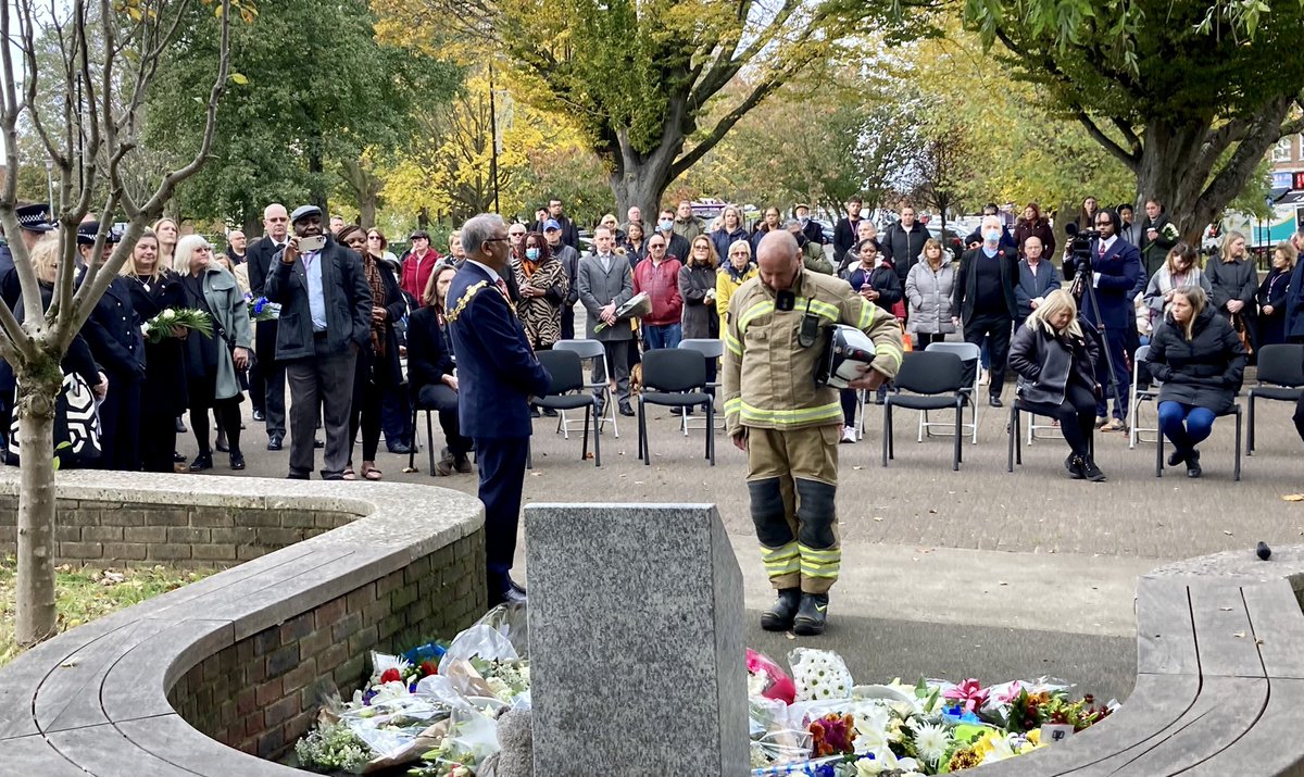 yourcroydon's tweet photo. On the 5th anniversary of the #Croydon tram derailment we remember Dane Chinnery, Donald Collett, Robert Huxley, Philip Logan, Dorota Rynkiewicz, Philip Seary, Mark Smith. We are united in support of those injured &amp; family, friends and communities whose lives were changed forever https://t.co/nl4xjytvhc