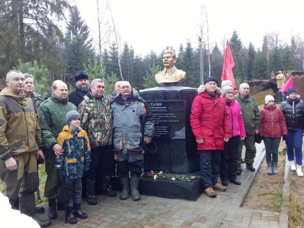 памятник сталину у балтийского вокзала