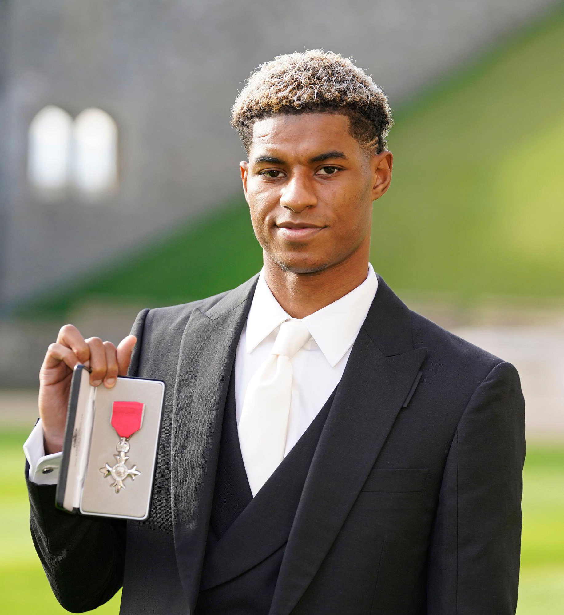 FDwYloHWYAYXGiv?format=jpg&name=large