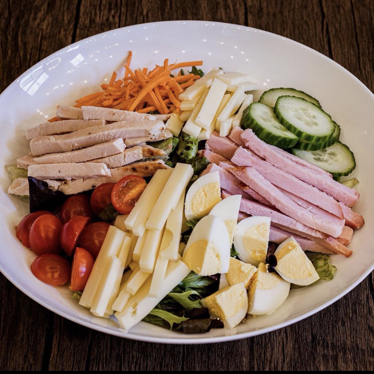 PCGC_Pub's tweet image. Good food, good life. This week's specials look amazing!😍
- Split Pea &amp;amp; Ham Soup $5
- Lazy Turkey Pot Pie $15
- Bob’s Julienne Salad $12
- Southwest Chicken Flatbread $12
- BBQ Bacon Queso Burger $14