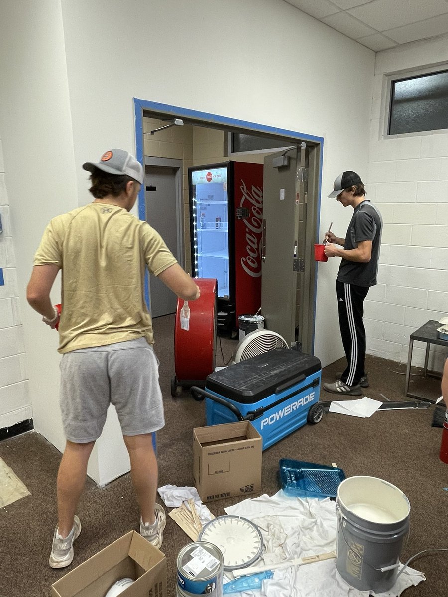 RoanokeBaseball's tweet photo. Primer: ✅
Paint: underway! https://t.co/a2zNenKkCE