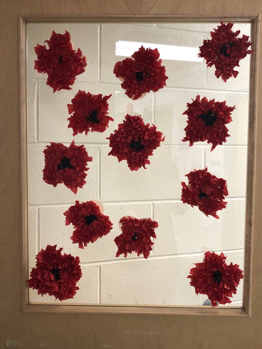 AlexRDragons's tweet photo. Lest We Forget #RemembranceDay2021 https://t.co/k6ixYwsUYR