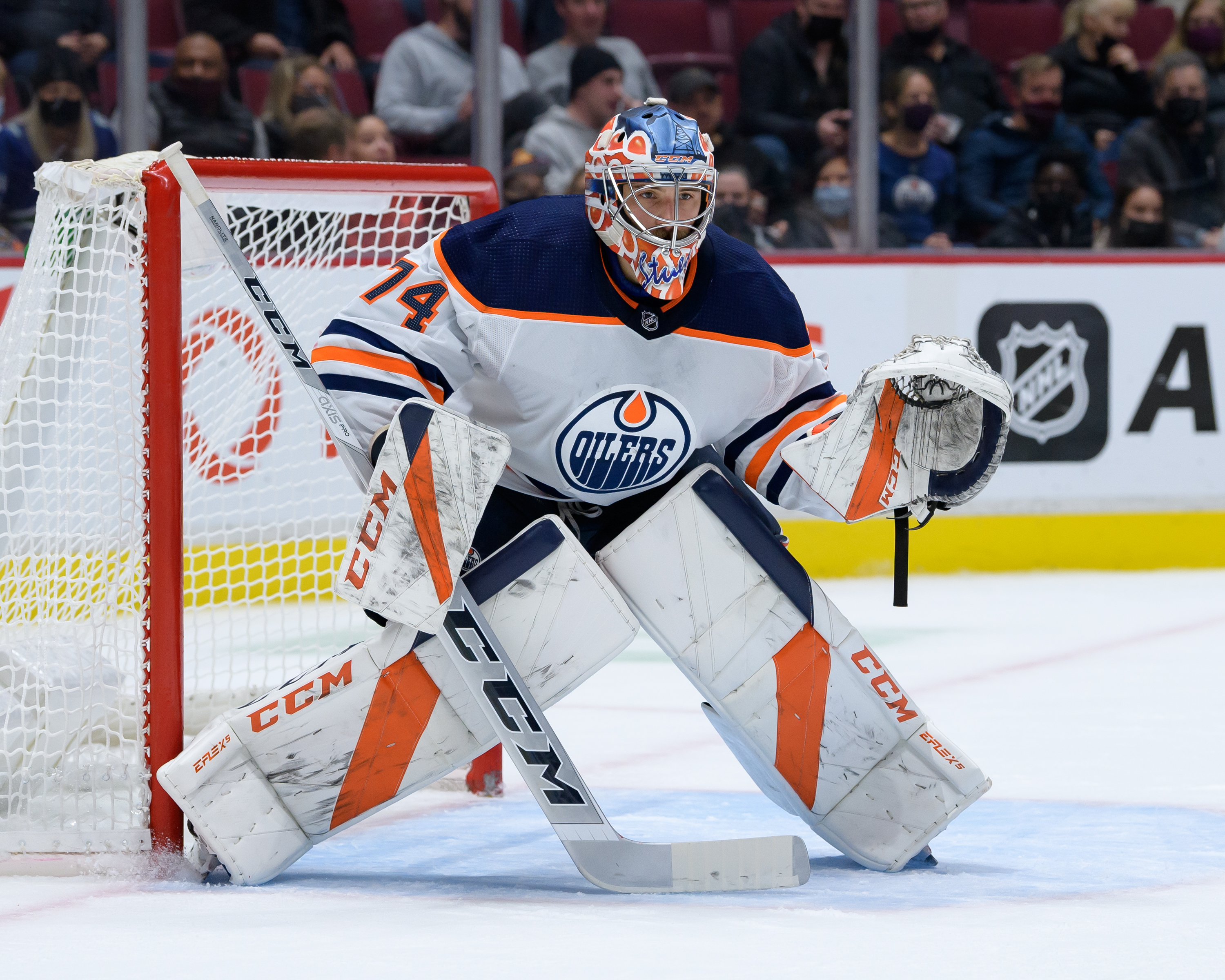 Stuart Skinner unveils new mask design - OilersNation