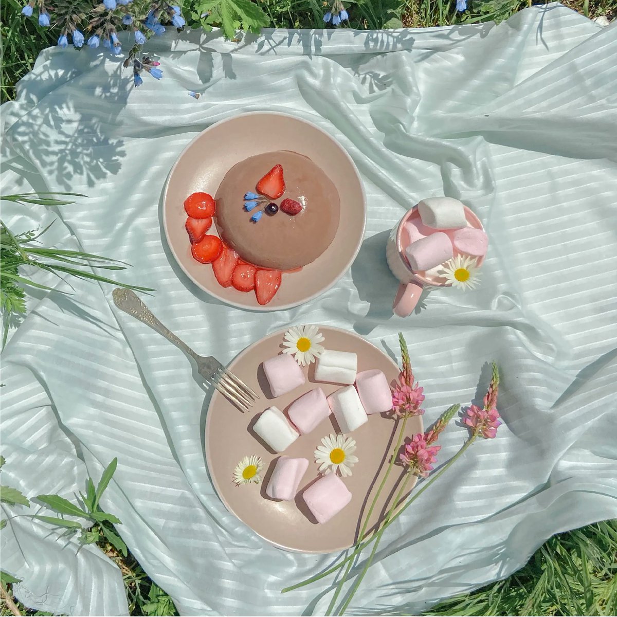 SleepZoneLife's tweet photo. Life needs some more striped sheets and picnics.💤👒

#sleepzone https://t.co/iEReLzRNQP