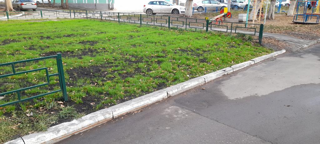 _ColorZebra's tweet photo. @SamMobilePriem @Teploenergy63 Забор так и не восстановили, но теперь и пролет больше не валяется рядом. Ждем восстановления. https://t.co/8XLYXLEFP1