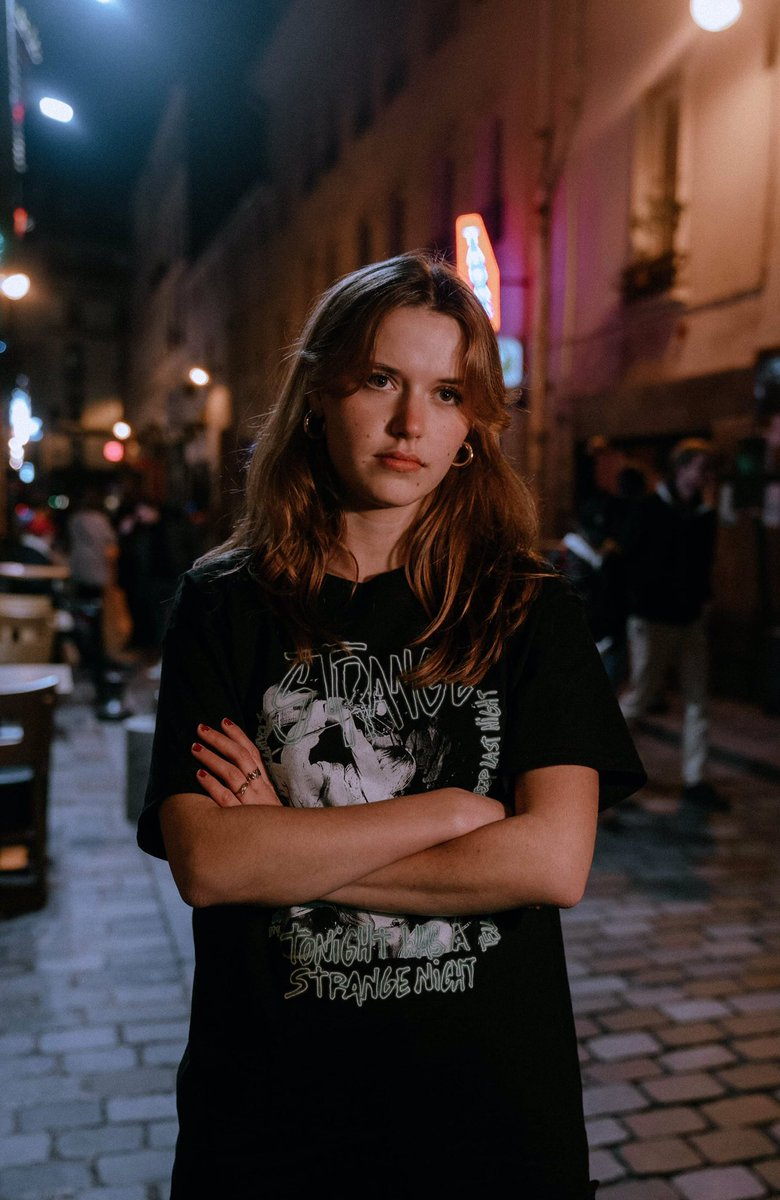 AlexandrineSnd's tweet photo. @portraitfr Petit extrait d’un shooting réalisé sur deux nuit pour la marque @strangedayshop ! 
https://t.co/AK5JJ1q6Kx pour en voir plus ✨ https://t.co/jncDfqzwOd