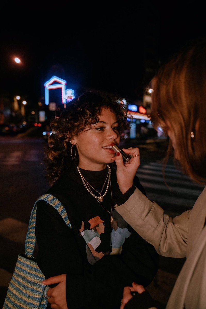 AlexandrineSnd's tweet photo. @portraitfr Petit extrait d’un shooting réalisé sur deux nuit pour la marque @strangedayshop ! 
https://t.co/AK5JJ1q6Kx pour en voir plus ✨ https://t.co/jncDfqzwOd