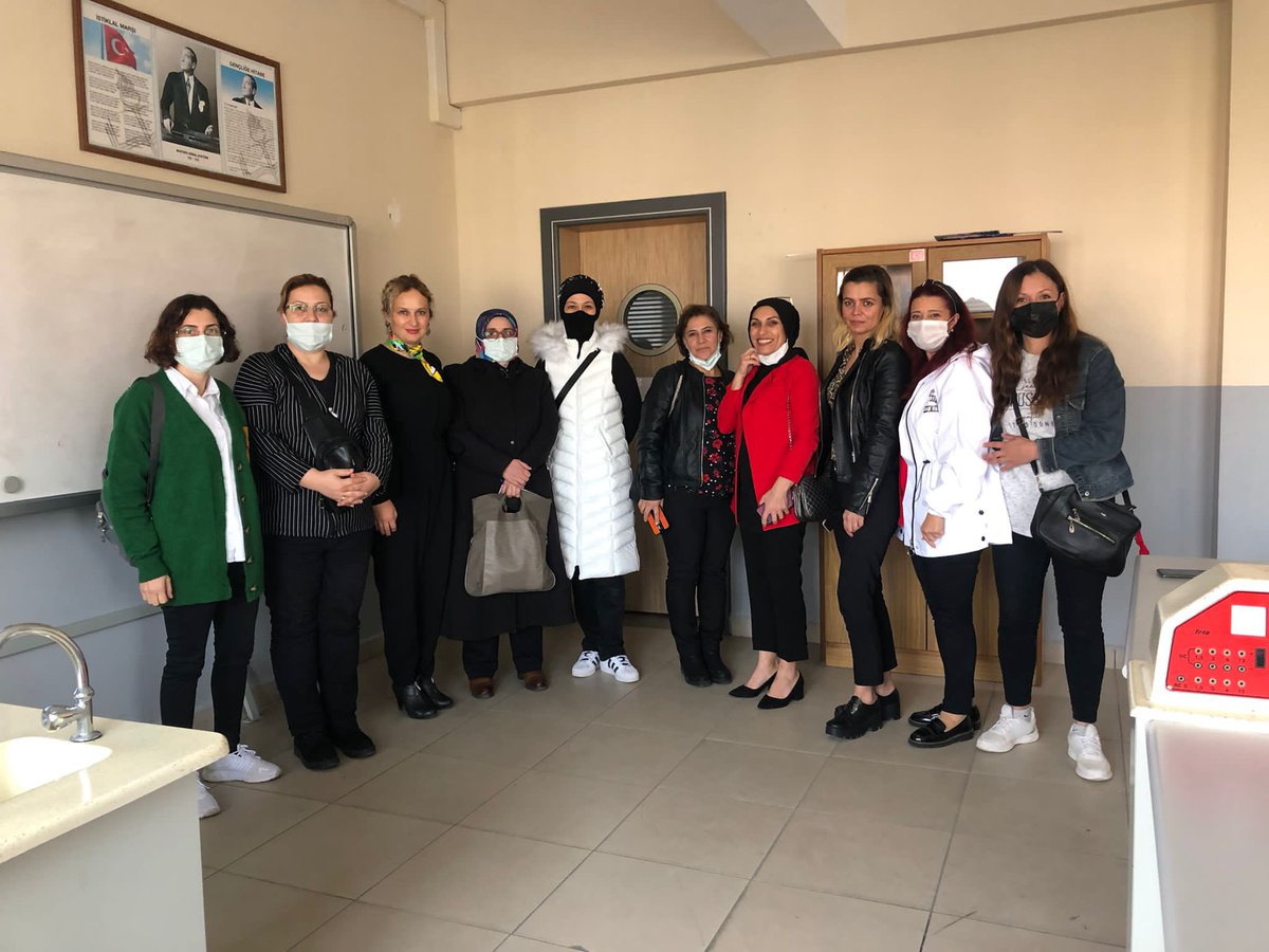 AtakumRam (@atakum_ram) on Twitter photo TBM eğitimleri kapsamında Atakum eğitim bölgesinde bulunan liselerde eğitim faaliyetlerini Emniyet Müd.’ğü Narkotik Şb.,YEDAM ve Atakum RAM işbirliği ile Yavuz Selim A.L. Kurupelit MTAL. Gar.Zey. Fen L.’de Sibel Aydın gerçekleştirmiştir.<a href="/AtakumMem/">Mem Atakum</a> <a href="/irfanyetik55/">Mehmet İrfan YETİK</a> <a href="/NurayKahraman18/">Nuray Kahraman</a> TBM eğitimleri kapsamında Atakum eğitim bölgesinde bulunan liselerde eğitim faaliyetlerini Emniyet Müd.’ğü Narkotik Şb.,YEDAM ve Atakum RAM işbirliği ile Yavuz Selim A.L. Kurupelit MTAL. Gar.Zey. Fen L.’de Sibel Aydın gerçekleştirmiştir.<a href="/AtakumMem/">Mem Atakum</a> <a href="/irfanyetik55/">Mehmet İrfan YETİK</a> <a href="/NurayKahraman18/">Nuray Kahraman</a>
