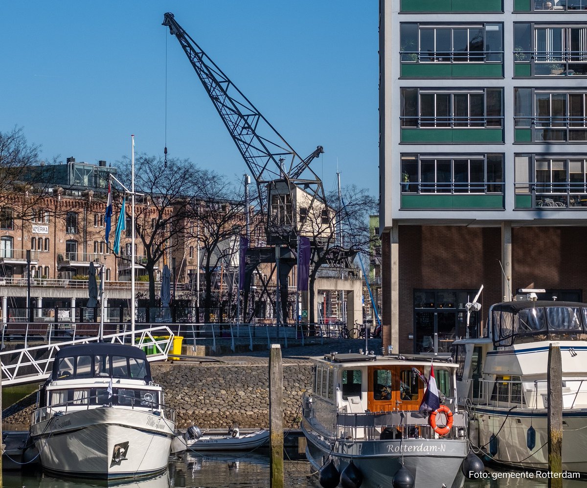 Stadsbeheer010's tweet photo. De monumentale #Kraan langs de #Entrepothaven krijgt een #Opknapbeurt. De stalen constructie wordt gestraald en opnieuw geschilderd. We beheren en onderhouden onze monumenten met #Hartvoor010 @rotterdam Meer informatie: Opknapbeurt voor monumentale kraan | https://t.co/Xv4X9NCsSa https://t.co/7VE5s4SltX