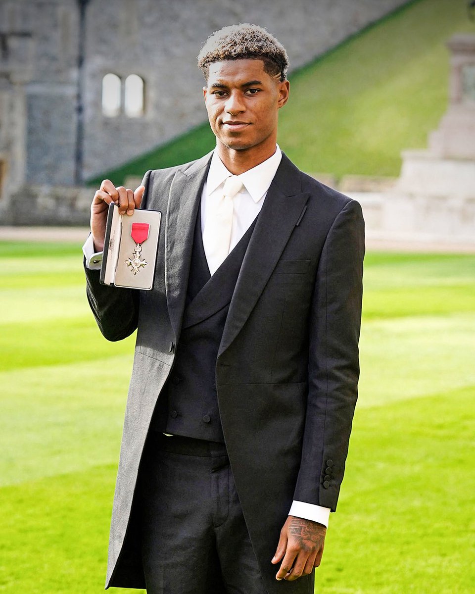 ActuFoot_'s tweet photo. Marcus Rashford a été fait chevalier de l'Ordre de l'Empire britannique pour avoir apporté de l'aide aux enfants vulnérables pendant la pandémie. 👏❤️ https://t.co/aKdBdrLpbP