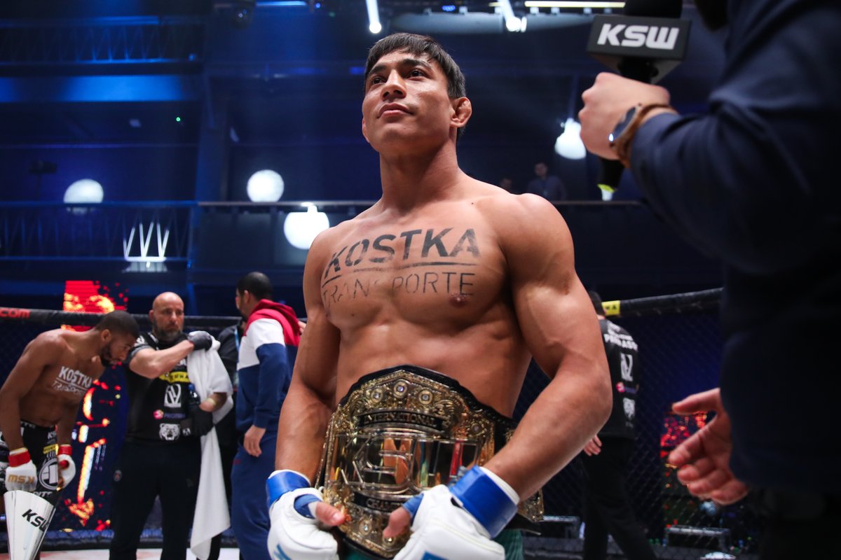 KSW_MMA's tweet photo. Nov 9, 2019: #KSW51
🇧🇷 Torres def. Pejic & begins his climb 🪜
Nov 14, 2020: #KSW56
🇧🇷 Torres def. Mad Max in the 'fight of the night'
Jan 30, 2021: #KSW58
👑 Torres dethrones Parnasse to become KSW champ
Dec 18, 2021: #KSW65
👑 Torres vs. Parnasse 🇫🇷 2
Live on PPV ➡️ KSWTV https://t.co/T0Vngj2cVT