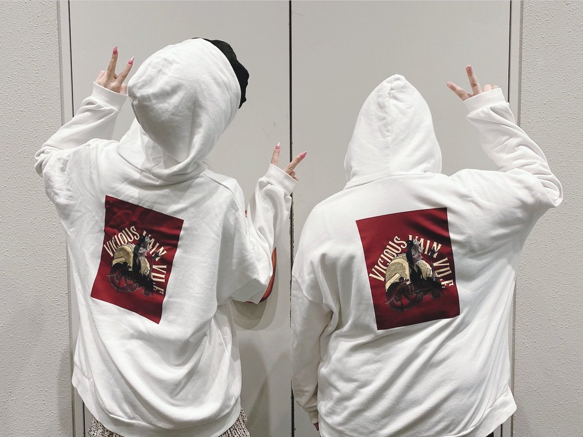 w___yuka's tweet photo. #Casket2021 ついに明日初日です✨
初演を観た人も初めての人も
皆が楽しめる作品になってます！
是非観に来てね♥
チケットはこちらから🎟↓
https://t.co/ia0H12JUkg

そして！偶然同じ #Areem のクルエラパーカーを持っていた美晴と
ついにオソロショット撮れました🥰 https://t.co/ftVNk2xK0B