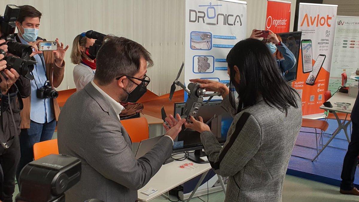 Dronica tweet media