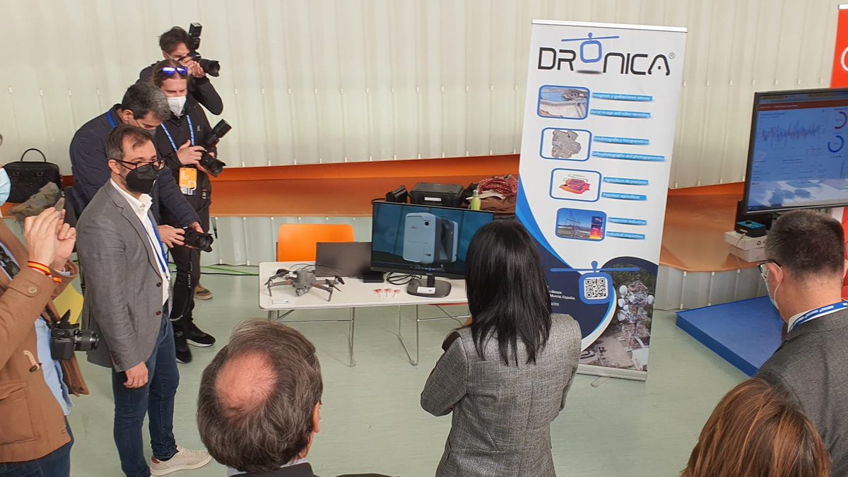 Dronica tweet media
