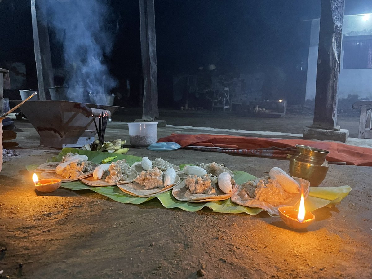 aishwarya_gem's tweet photo. #KharnaPooja सम्पन्न 🙏🙏
अब साँझिया अरग की तैयारी 🙏
#ChathPuja2021 #छठ_पूजा
@palkisu https://t.co/B4LCKy930T