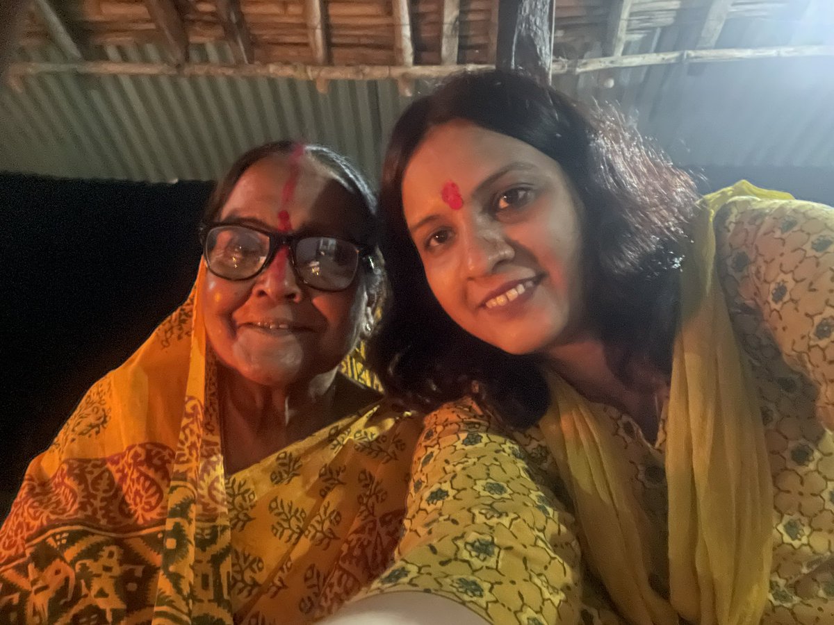 aishwarya_gem's tweet photo. #KharnaPooja सम्पन्न 🙏🙏
अब साँझिया अरग की तैयारी 🙏
#ChathPuja2021 #छठ_पूजा
@palkisu https://t.co/B4LCKy930T