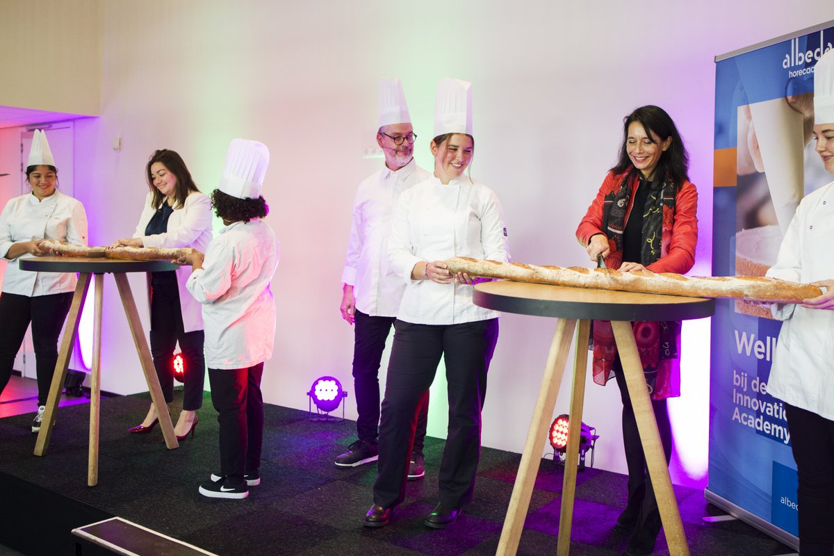 Bakery Innovation Academy in Vlaardingen: feestelijke start van bakkersopleidingen Albeda bit.ly/3036CGz