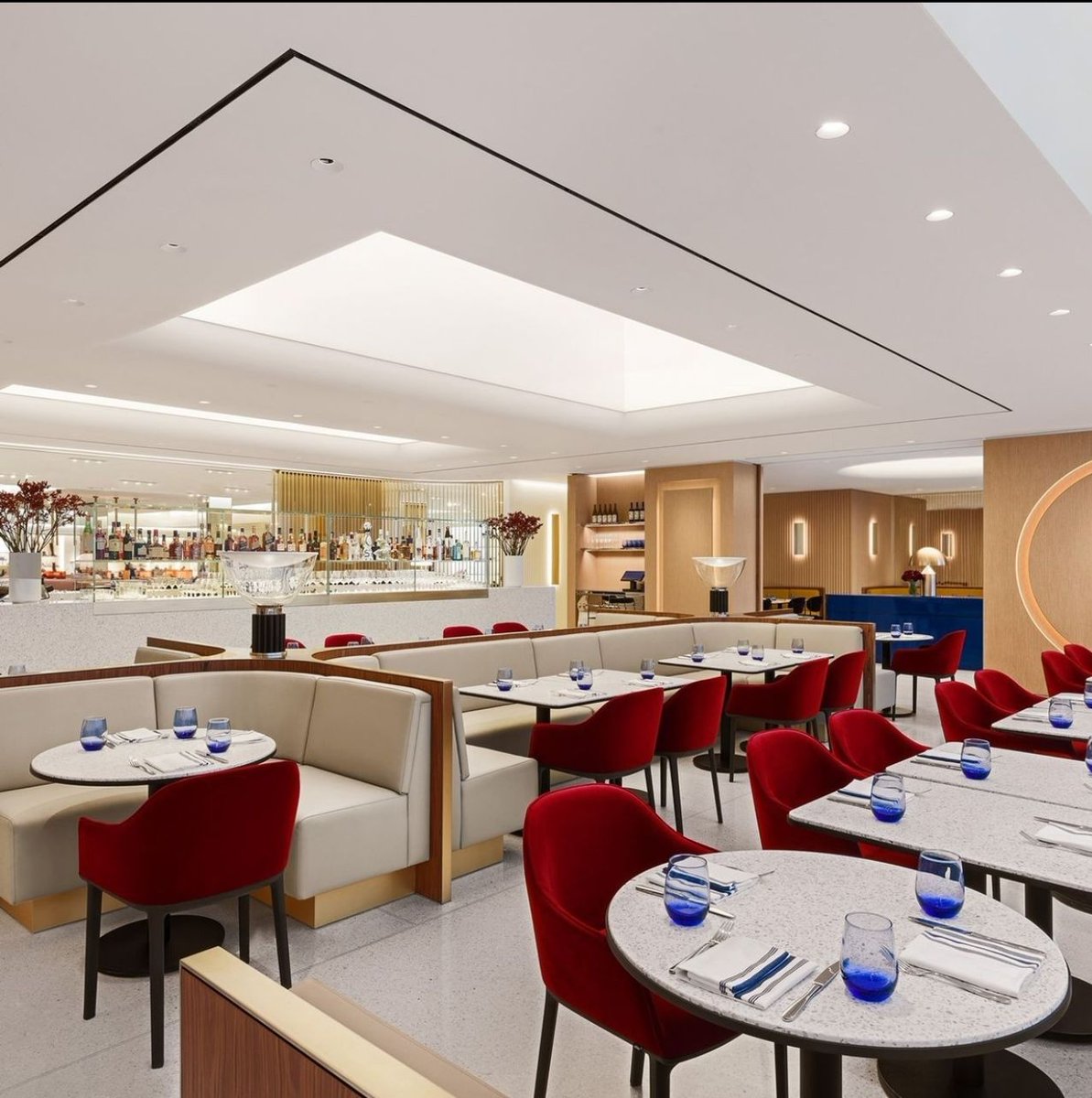 YorkvilleLife's tweet photo. Bloor-Yorkville: Holts Café celebrates contemporary Canadian cuisine. Their dishes are focused on sustainability, quality-driven ingredients, locality, and seasonality. Have you visited this venue?

#holtscafe #ITKLyorkville #viviensharon #baybloor #bloorcorridor #sir #sirc https://t.co/R6hFDhfOrN
