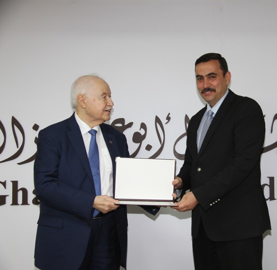 Mustafa_Foaad's tweet image. توزيع شهادات تقديرية لمدربي دبلومات طلال ابوغزاله التدريبية2019–2020من سعادة الدكتور طلال أبو غزالة.. حيث تكرمت عن تقديمي لبرنامج الأكسل المتقدم (#Advanced_Excel)..وذلك ضمن حفل التخرج والذي أقيم في (Talal Abu-Ghazaleh knowledge Center  مركز طلال أبوغزاله للمعرفة (@TAGKnowledge )