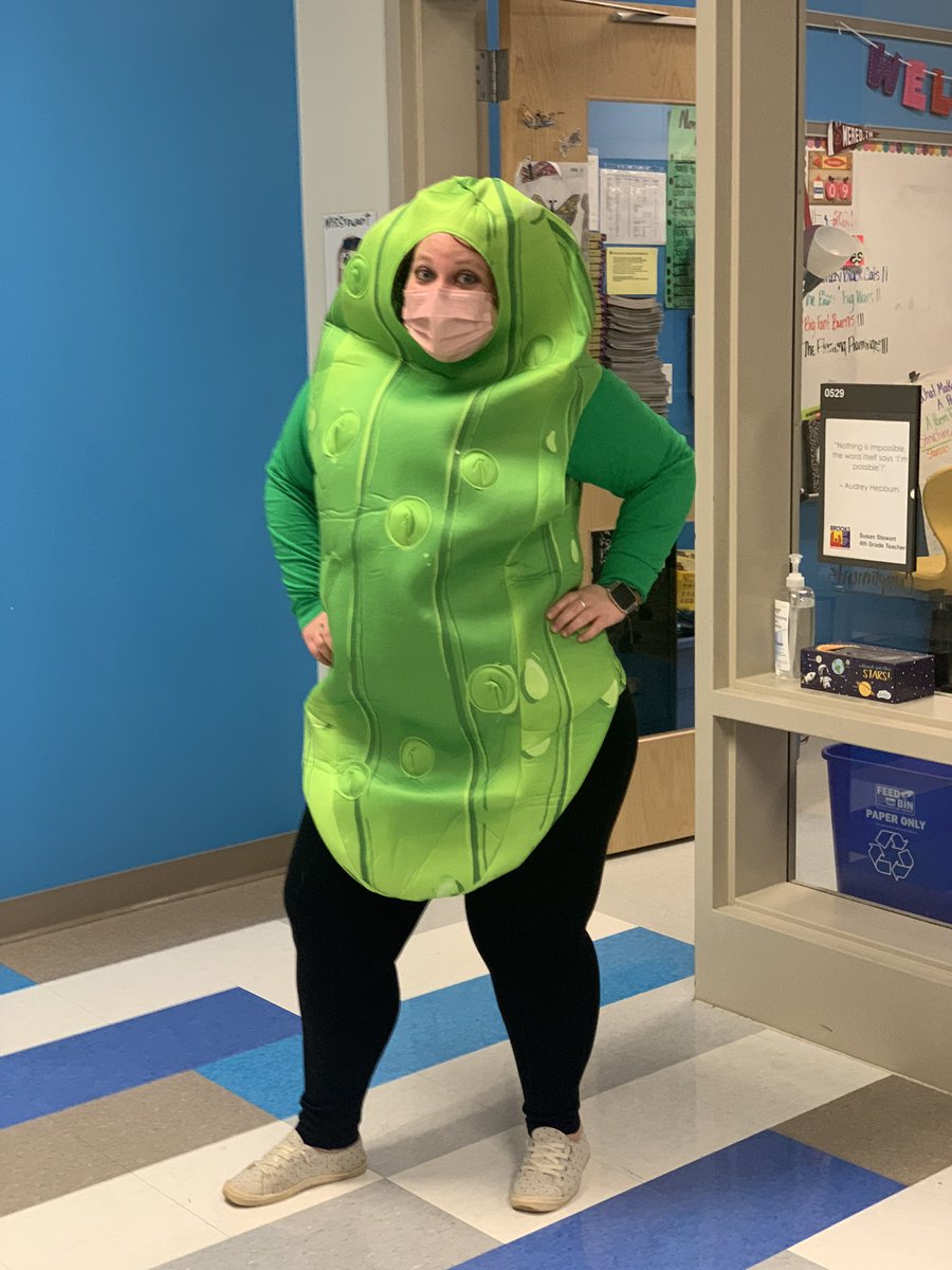 mrwarholik's tweet photo. Given that Ms. Stewart always says “Oh, we’re in a pickle now!”it’s only natural that her class would want her to dress up like a pickle for earning 50 class compliments. #challengeaccepted #ohpickle #classrewards @BrooksMuseumsES https://t.co/i6ueRBtEvj