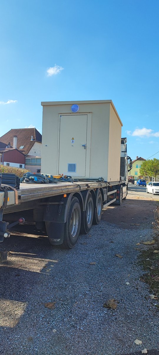 Hades73440's tweet photo. [#Fibre] Un SRO  du #Doubs du réseau #DTHD est en place 👷🏼‍♂️🏗🏠.📍Situé à #Dambelin il raccordera au #THD plusieurs communes #Ftth @Chauvin_JL @DiopticAI https://t.co/FyqmQhw2pV