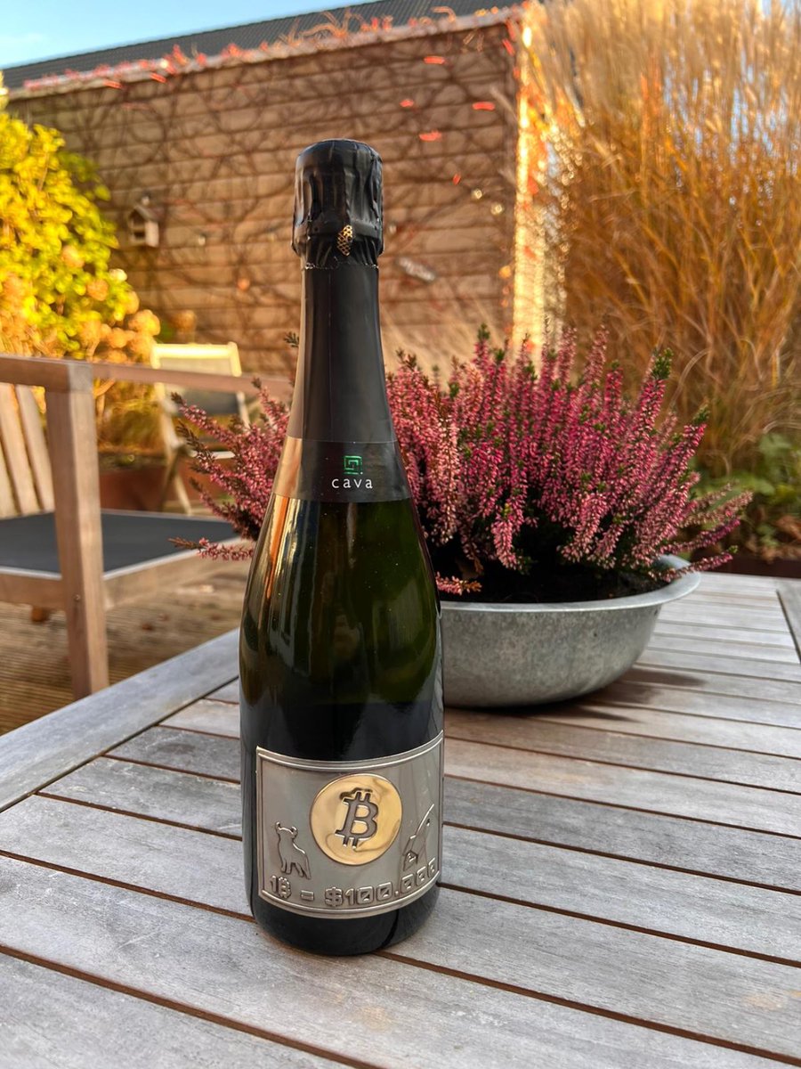 Diditaihuttu's tweet image. Deze is voor de Nederlandse #bitcoin community. Ik geef een special edition 100k #btc champagne fles weg. Om te winnen. Binnen 24h 👇🏼 

1) like
2) retweet
3) tag a friend

Website 👉🏼 btc100k.nl
instagram 👉🏼 instagram.com/btc100k.nl

#Nederland #Giveaways