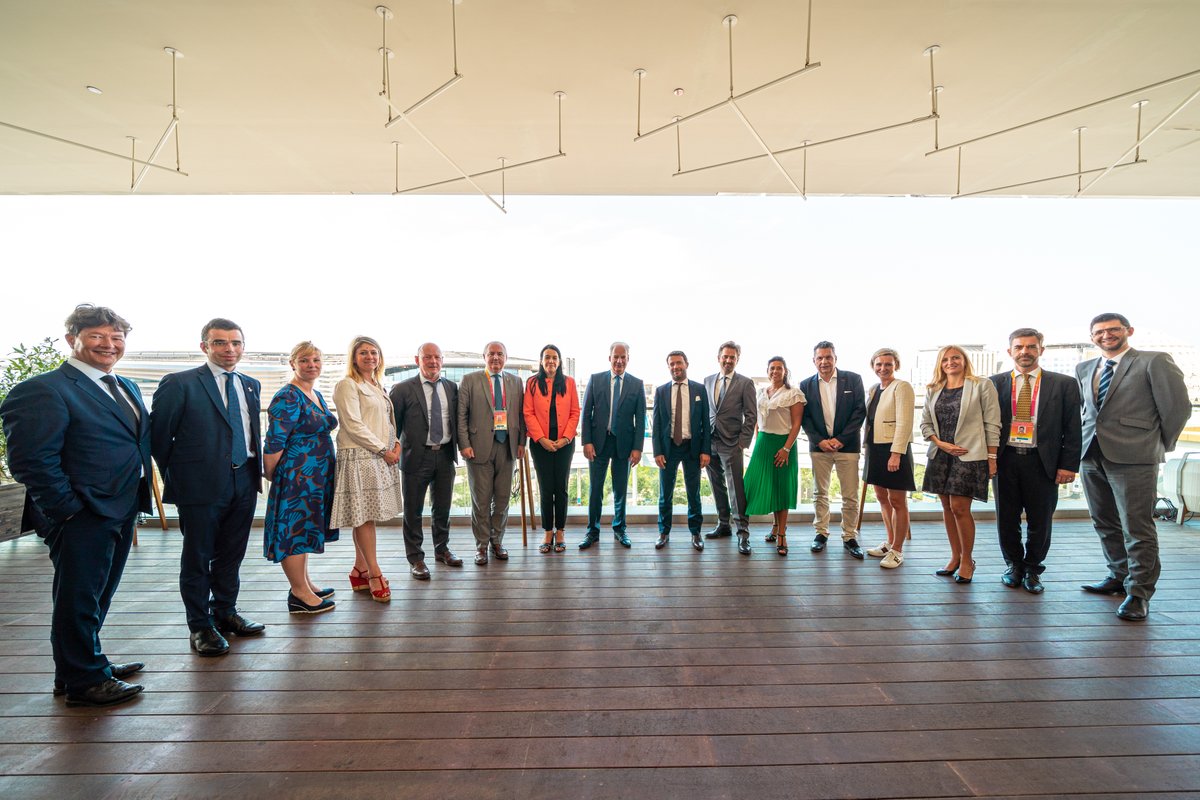 franceexpo2025's tweet photo. Nous sommes ravis d’avoir accueilli @alaingriset !

A l'occasion de sa venue, le Ministre a visité l'exposition permanente du Pavillon et l'exposition temporaire dédiée aux arts de la table, et a échangé avec de nombreux représentants de TPE et PME françaises 🇫🇷

#FranceDubai2020 https://t.co/WNMGOb6dwR