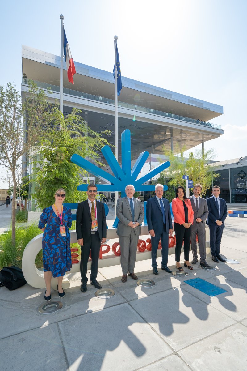 franceexpo2025's tweet photo. Nous sommes ravis d’avoir accueilli @alaingriset !

A l'occasion de sa venue, le Ministre a visité l'exposition permanente du Pavillon et l'exposition temporaire dédiée aux arts de la table, et a échangé avec de nombreux représentants de TPE et PME françaises 🇫🇷

#FranceDubai2020 https://t.co/WNMGOb6dwR
