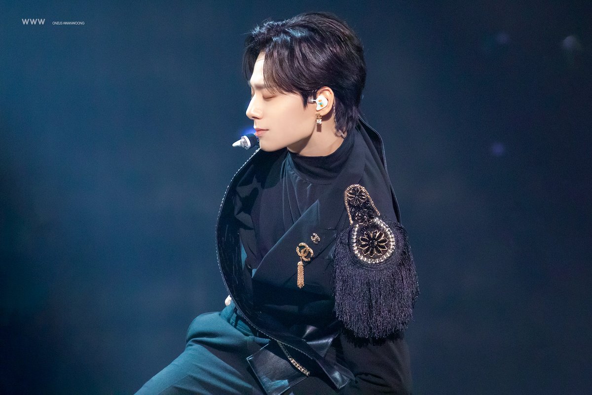 WorldWideWoong's tweet photo. 211106 적월도(赤月圖)
#환웅 #HWANWOONG #원어스 #ONEUS #여환웅 https://t.co/GHp1aHrqu2