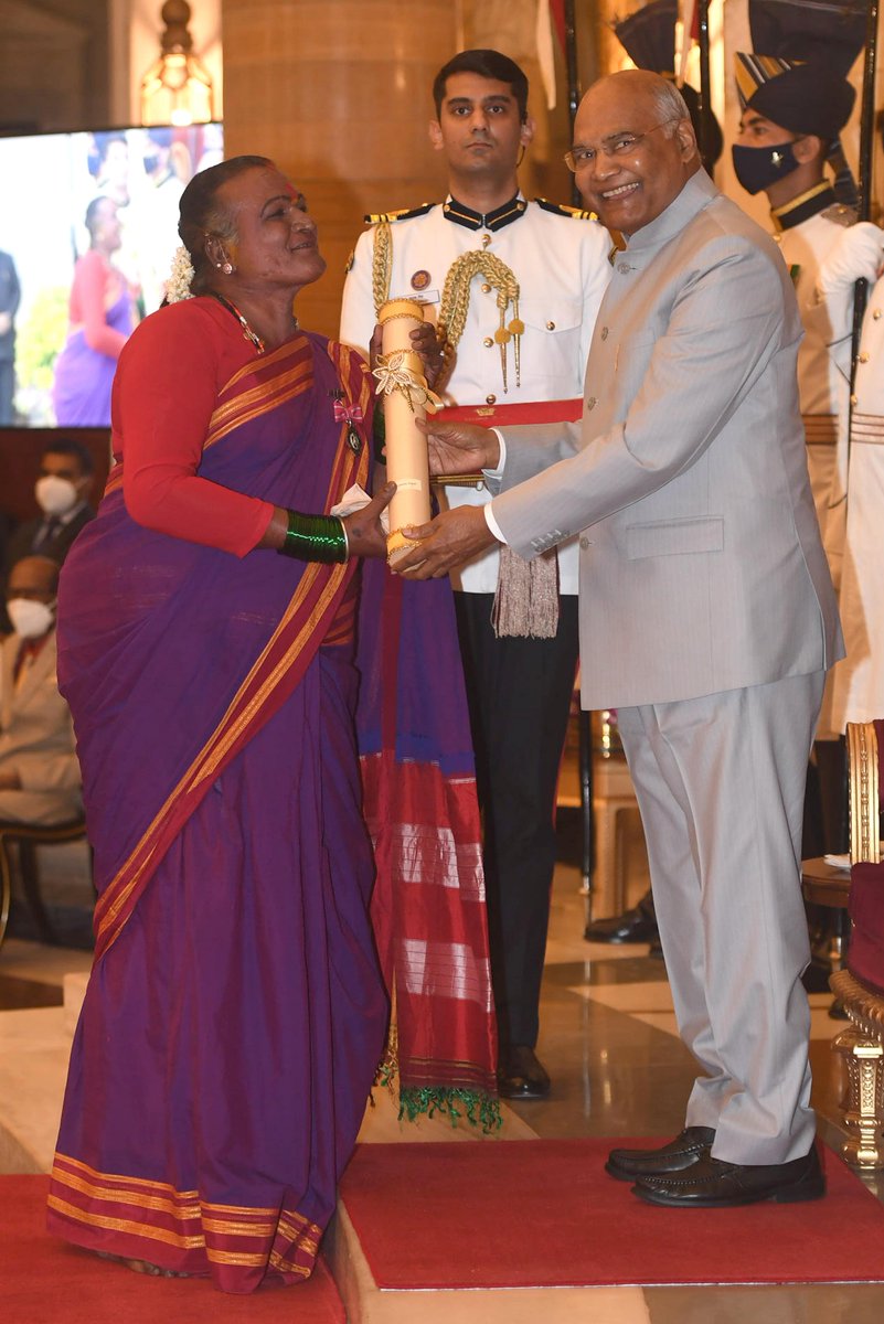 President Kovind presents Padma Shri to Matha B. Manjamma Jogati for Art. She is the Chairman of Karnataka Janapada (Folklore) Academy. She has been instrumental in popularizing the folk art forms practised in rural Karnataka, Maharashtra and parts of Andhra Pradesh.