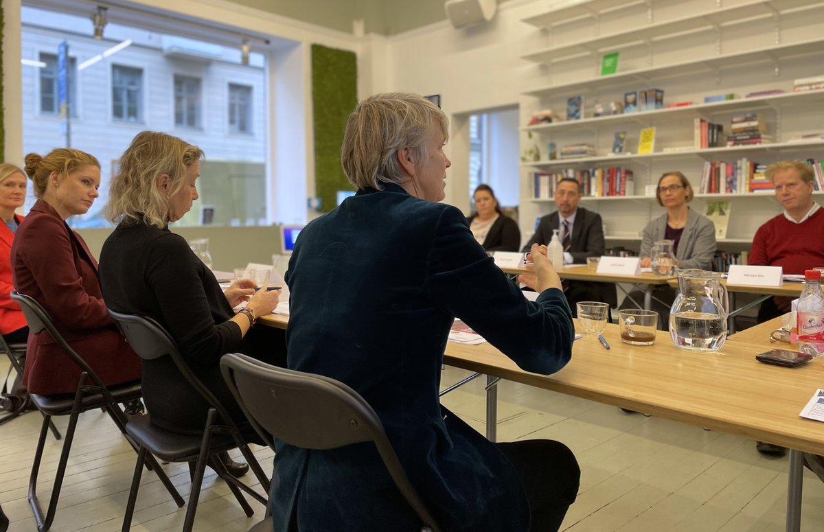 Tankesmedjan Fores (@fores_sverige) on Twitter photo Hur kan EU:s medlemsstater möta de utmaningar som kommer med en #arbetsmarknad i snabb förändring? Rundabordssamtal i dag med rep. från bl.a. <a href="/svnaringsliv/">Svenskt Näringsliv</a>, <a href="/TechSverige/">TechSverige</a>, <a href="/AlmegaAB/">Almega</a>, <a href="/Unionen/">Unionen</a>, <a href="/Ratio_Institute/">Ratio</a>, <a href="/IFN_Stockholm/">IFN</a>.
fores.se/rundabordssamt…
<a href="/EurLiberalForum/">European Liberal Forum</a> #ELFevent Hur kan EU:s medlemsstater möta de utmaningar som kommer med en #arbetsmarknad i snabb förändring? Rundabordssamtal i dag med rep. från bl.a. <a href="/svnaringsliv/">Svenskt Näringsliv</a>, <a href="/TechSverige/">TechSverige</a>, <a href="/AlmegaAB/">Almega</a>, <a href="/Unionen/">Unionen</a>, <a href="/Ratio_Institute/">Ratio</a>, <a href="/IFN_Stockholm/">IFN</a>.
fores.se/rundabordssamt…
<a href="/EurLiberalForum/">European Liberal Forum</a> #ELFevent