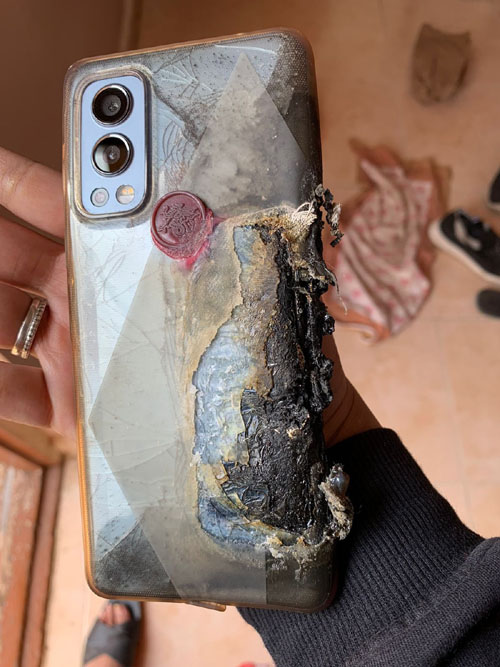 13chacha420's tweet image. Harpreet Singh: Man injured due to OnePlus Nord 2 Blast in Pocket 
#OnePlusNord2 #OneplusBlast #OnePlusNord2recall #smartphone #BLAST 

harpreet13singh.blogspot.com/2021/11/man-in…
